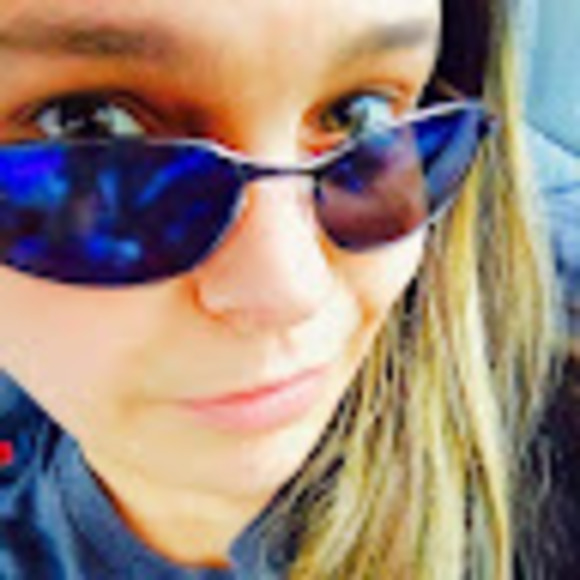 Meet your Posher, Amber - Picture 1 of 1